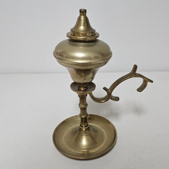 Antique Brass Oil Lamp with Lid and Decorative Handle 7" tall - Picture 2 of 10